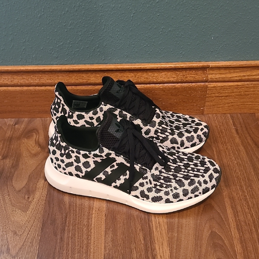 Adidas Swift Leopard Print Sneakers Sz 9